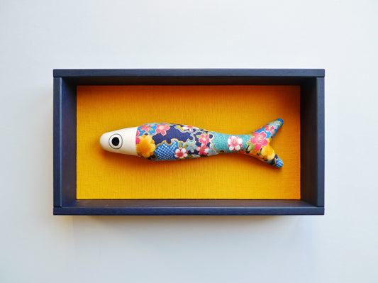 FISHBOX large - pesce imbottito in cornice di legno blu