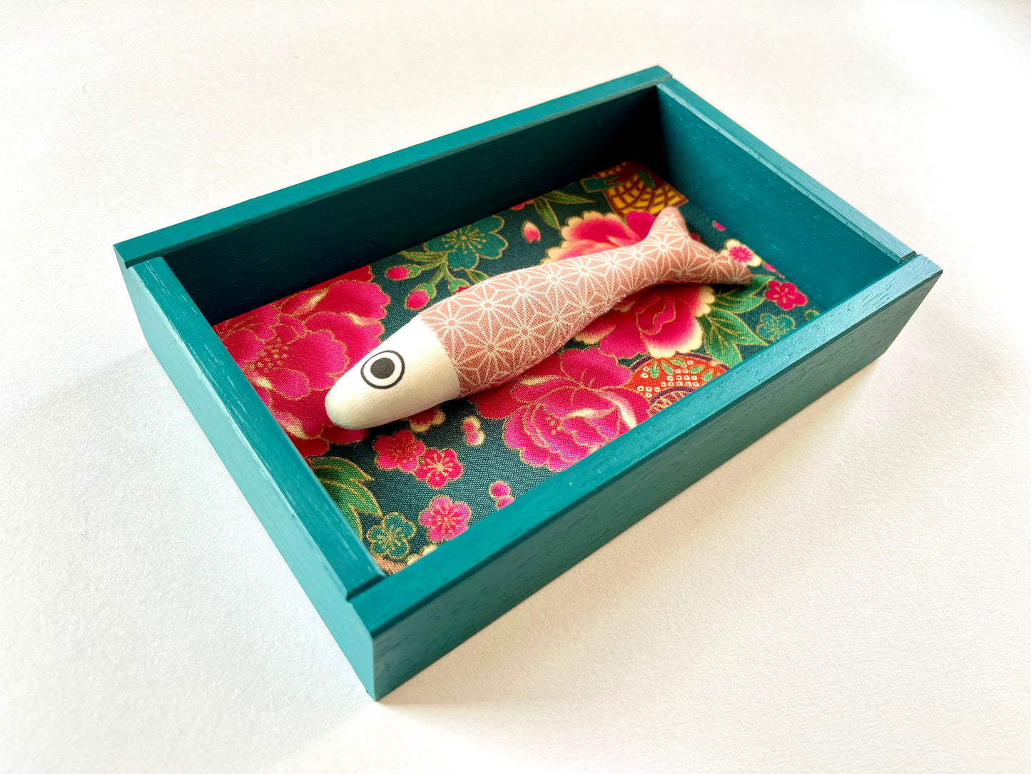 FISHBOX - pesce imbottito in cornice di legno ottanio
