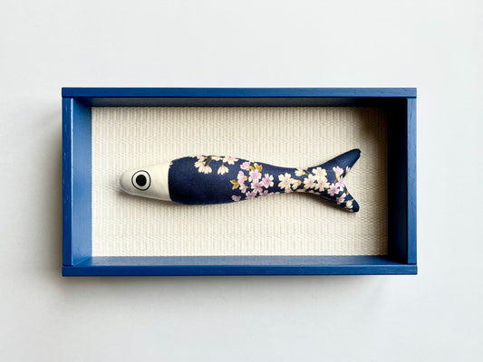 FISHBOX large - pesce imbottito in cornice di legno blu